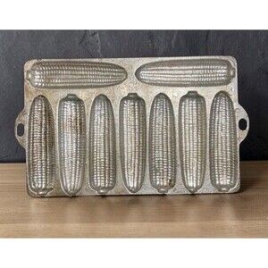 Vtg CAST ALUMINUM Cornbread Pan 9 Ear Corn Cob Stick Unmarked Muffin Pan Mold